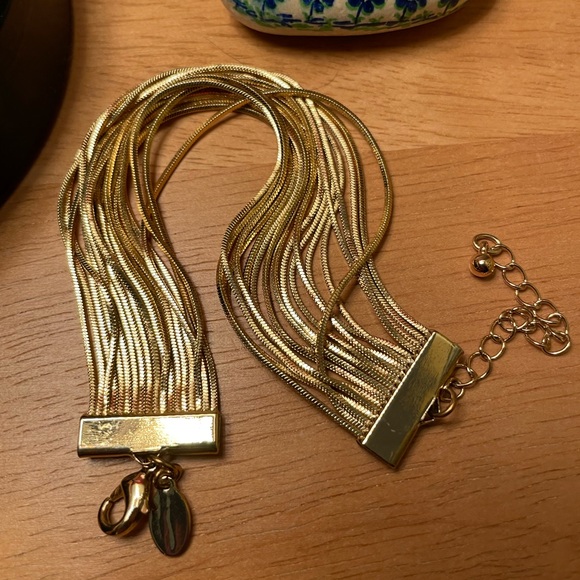 Express Gold Tone Bracelet 💛 - Picture 2 of 5
